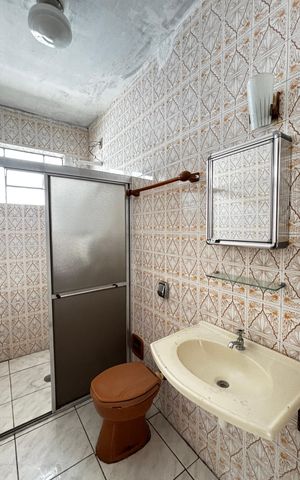 Casa para alugar com 125m², 2 quartos e 1 vaga Casa para alugar com 125m², 2 quartos e 1 vagaBanheiro