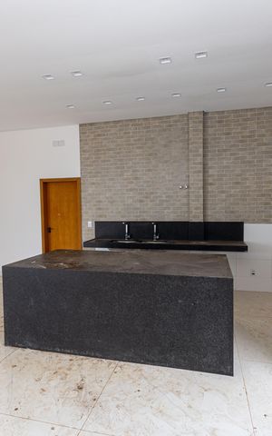 Casa de condomínio à venda com 350m², 4 quartos e 3 vagas Casa de condomínio à venda com 350m², 4 quartos e 3 vagasCozinha