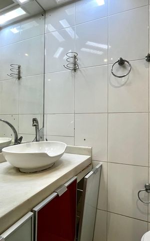 Apartamento para alugar com 72m², 3 quartos e 1 vaga Apartamento para alugar com 72m², 3 quartos e 1 vagaBanheiro Corredor