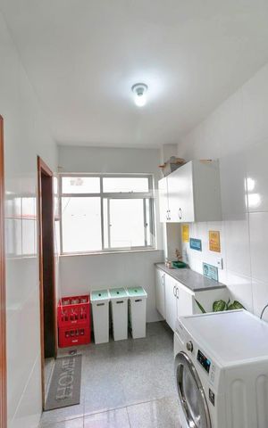 Apartamento à venda com 140m², 4 quartos e 2 vagas Apartamento à venda com 140m², 4 quartos e 2 vagasLAVANDERIA E QUARTO DE SERVIÇO