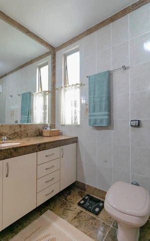 Apartamento à venda com 140m², 4 quartos e 2 vagas Apartamento à venda com 140m², 4 quartos e 2 vagasSuíte - Banheiro