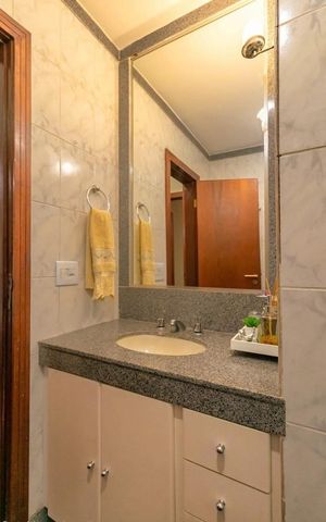 Apartamento à venda com 140m², 4 quartos e 2 vagas Apartamento à venda com 140m², 4 quartos e 2 vagasBanheiro Social