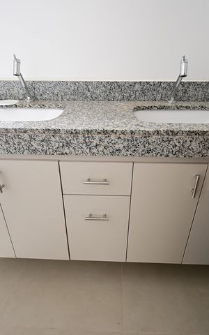 Casa de condomínio para alugar com 200m², 4 quartos e 2 vagas