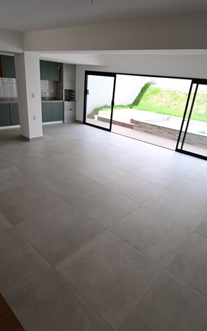 Casa de condomínio para alugar com 200m², 4 quartos e 2 vagas