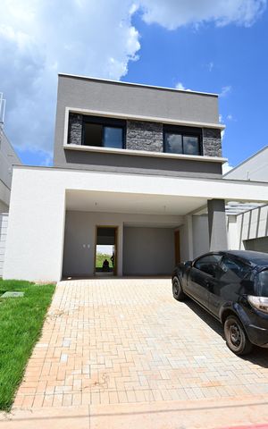 Casa de condomínio para alugar com 200m², 4 quartos e 2 vagas