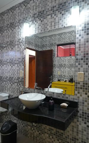 Casa para alugar com 656m², 3 quartos e 4 vagasBanheiro Social