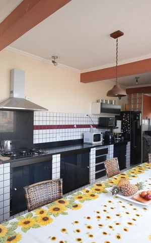 Casa para alugar com 656m², 3 quartos e 4 vagasCozinha
