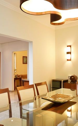 Casa à venda com 330m², 5 quartos e 4 vagas Casa à venda com 330m², 5 quartos e 4 vagasCopa