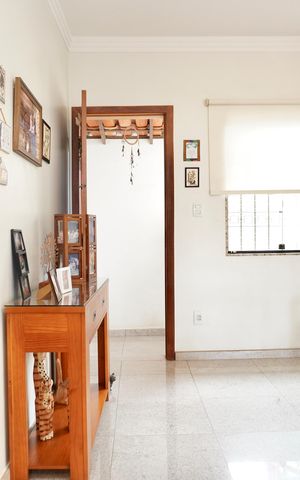 Casa à venda com 330m², 5 quartos e 4 vagas Casa à venda com 330m², 5 quartos e 4 vagasSala 3 (2º piso)