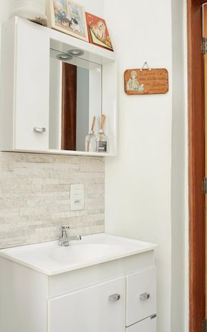 Casa à venda com 330m², 5 quartos e 4 vagas Casa à venda com 330m², 5 quartos e 4 vagasDCE completo