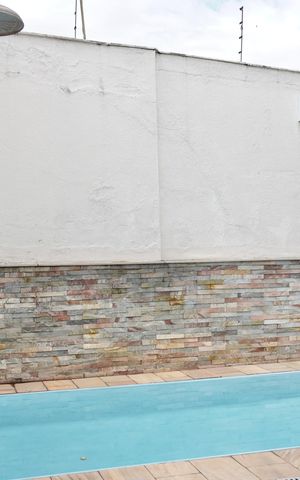 Casa à venda com 330m², 5 quartos e 4 vagas Casa à venda com 330m², 5 quartos e 4 vagasÁrea Gourmet - Piscina