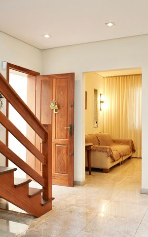 Casa à venda com 330m², 5 quartos e 4 vagas Casa à venda com 330m², 5 quartos e 4 vagasSala 2