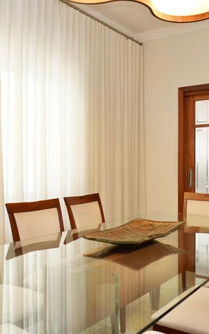 Casa à venda com 330m², 5 quartos e 4 vagas Casa à venda com 330m², 5 quartos e 4 vagasCopa
