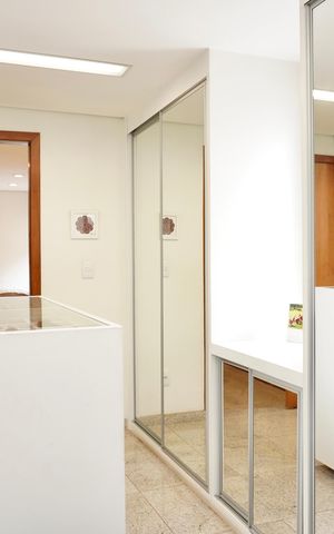 Casa à venda com 330m², 5 quartos e 4 vagas Casa à venda com 330m², 5 quartos e 4 vagasSuíte 3 - Closet