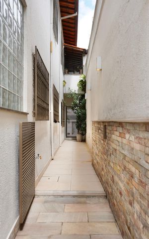 Casa à venda com 330m², 5 quartos e 4 vagas Casa à venda com 330m², 5 quartos e 4 vagasÁrea Gourmet