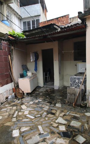 Casa para alugar com 60m², 2 quartos e 1 vagaÁrea de Serviço e Quintal