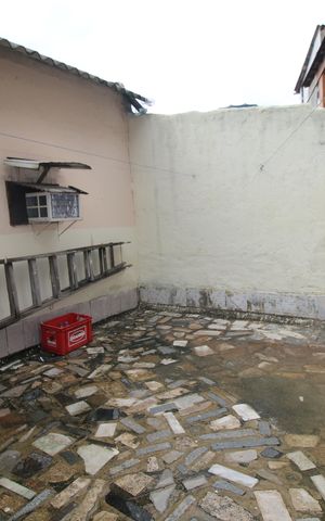 Casa para alugar com 60m², 2 quartos e 1 vagaÁrea de Serviço e Quintal