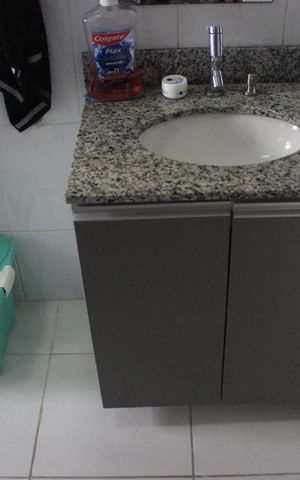 Apartamento à venda com 77m², 2 quartos e 1 vagaBanheiro 
