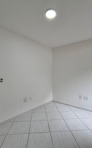 Casa à venda com 80m², 2 quartos e 1 vaga