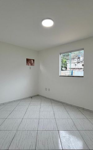 Casa à venda com 80m², 2 quartos e 1 vaga