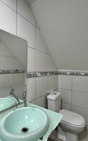 Casa à venda com 80m², 2 quartos e 1 vaga