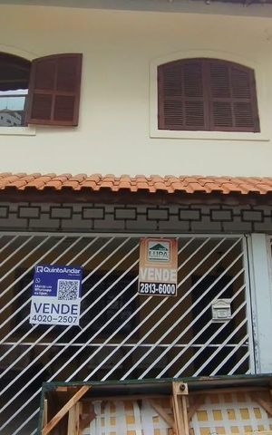 Casa para alugar com 170m², 2 quartos e 1 vaga Casa para alugar com 170m², 2 quartos e 1 vagaFachada