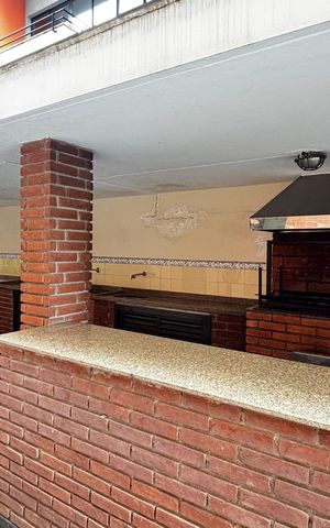 Apartamento à venda com 160m², 3 quartos e 2 vagas Apartamento à venda com 160m², 3 quartos e 2 vagasChurrasqueira