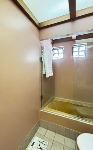 Apartamento à venda com 160m², 3 quartos e 2 vagas Apartamento à venda com 160m², 3 quartos e 2 vagasBanheiro da Suíte