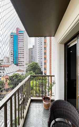 Apartamento à venda com 160m², 3 quartos e 2 vagas Apartamento à venda com 160m², 3 quartos e 2 vagasSala Varanda