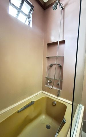 Apartamento à venda com 160m², 3 quartos e 2 vagas Apartamento à venda com 160m², 3 quartos e 2 vagasBanheiro da Suíte