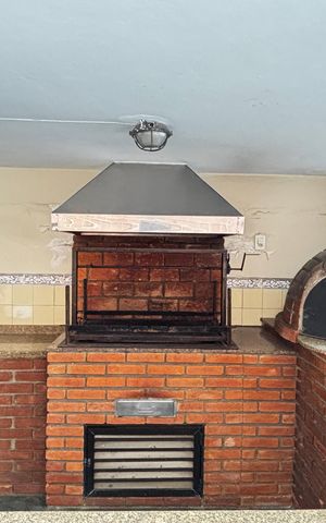 Apartamento à venda com 160m², 3 quartos e 2 vagas Apartamento à venda com 160m², 3 quartos e 2 vagasChurrasqueira