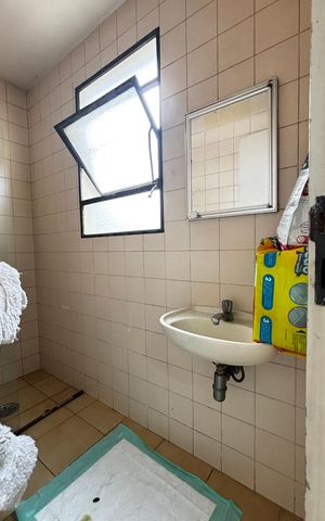 Apartamento à venda com 160m², 3 quartos e 2 vagas Apartamento à venda com 160m², 3 quartos e 2 vagasArea de Serviço - Banheiro