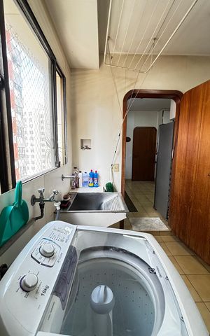 Apartamento à venda com 160m², 3 quartos e 2 vagas Apartamento à venda com 160m², 3 quartos e 2 vagasArea de Serviço