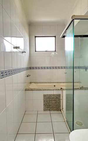 Apartamento para alugar com 184m², 5 quartos e 2 vagas Apartamento para alugar com 184m², 5 quartos e 2 vagasBanheiro suíte 2