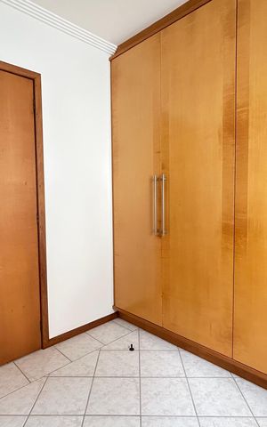 Apartamento para alugar com 184m², 5 quartos e 2 vagas Apartamento para alugar com 184m², 5 quartos e 2 vagasQuarto 2