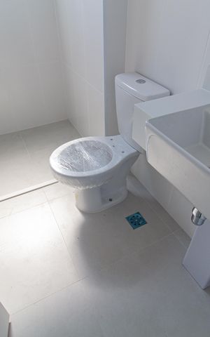 Apartamento à venda com 78m², 2 quartos e 1 vaga Apartamento à venda com 78m², 2 quartos e 1 vagaBanheiro da Suíte 1