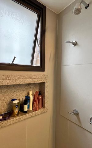Apartamento para alugar com 70m², 2 quartos e 1 vaga Apartamento para alugar com 70m², 2 quartos e 1 vagaBanheiro da Suíte 1