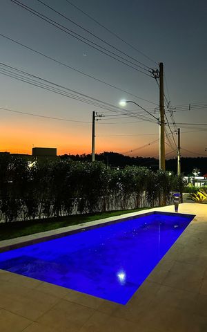Casa de condomínio à venda com 228m², 3 quartos e 3 vagasÁrea externa