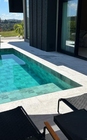 Casa de condomínio à venda com 228m², 3 quartos e 3 vagasÁrea externa