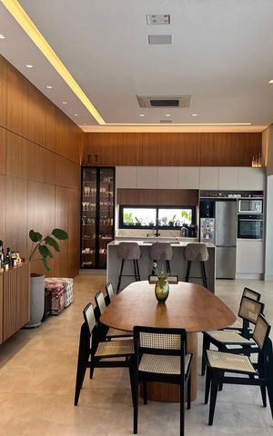 Casa de condomínio à venda com 228m², 3 quartos e 3 vagasSala