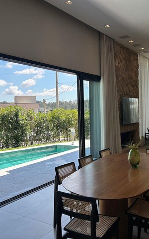 Casa de condomínio à venda com 228m², 3 quartos e 3 vagasSala