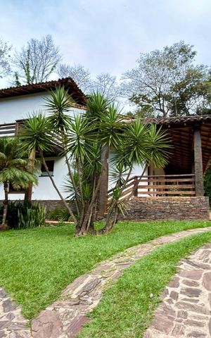 Casa de condomínio à venda com 250m², 4 quartos e 6 vagas