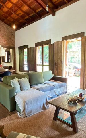 Casa de condomínio à venda com 250m², 4 quartos e 6 vagas