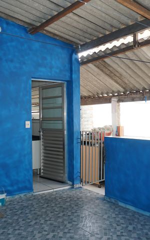 Casa para alugar com 45m², 2 quartos e sem vagaVaranda