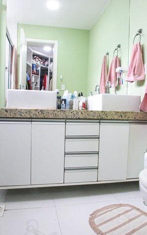Casa à venda com 178m², 3 quartos e 2 vagasBanheiro da Suíte 1