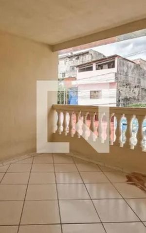Casa à venda com 180m², 5 quartos e 1 vaga Casa à venda com 180m², 5 quartos e 1 vagaVaranda