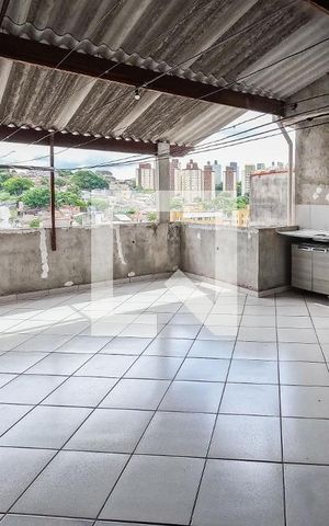 Casa à venda com 180m², 5 quartos e 1 vaga Casa à venda com 180m², 5 quartos e 1 vagaVaranda
