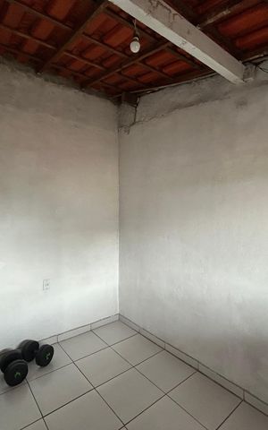 Casa à venda com 64m², 4 quartos e 2 vagas