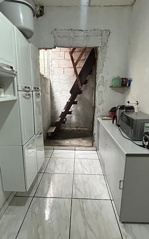 Casa à venda com 64m², 4 quartos e 2 vagas