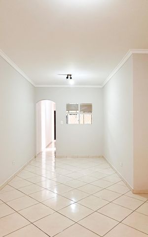 Casa para alugar com 144m², 2 quartos e 2 vagas Casa para alugar com 144m², 2 quartos e 2 vagasSala